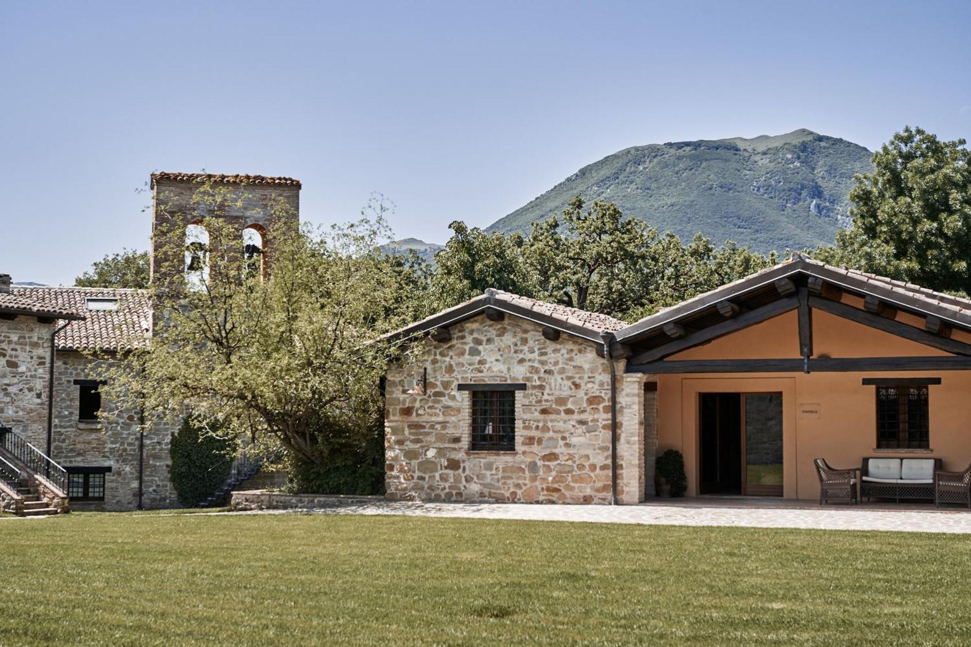 Borgo Lanciano Hotell Castelraimondo Eksteriør bilde