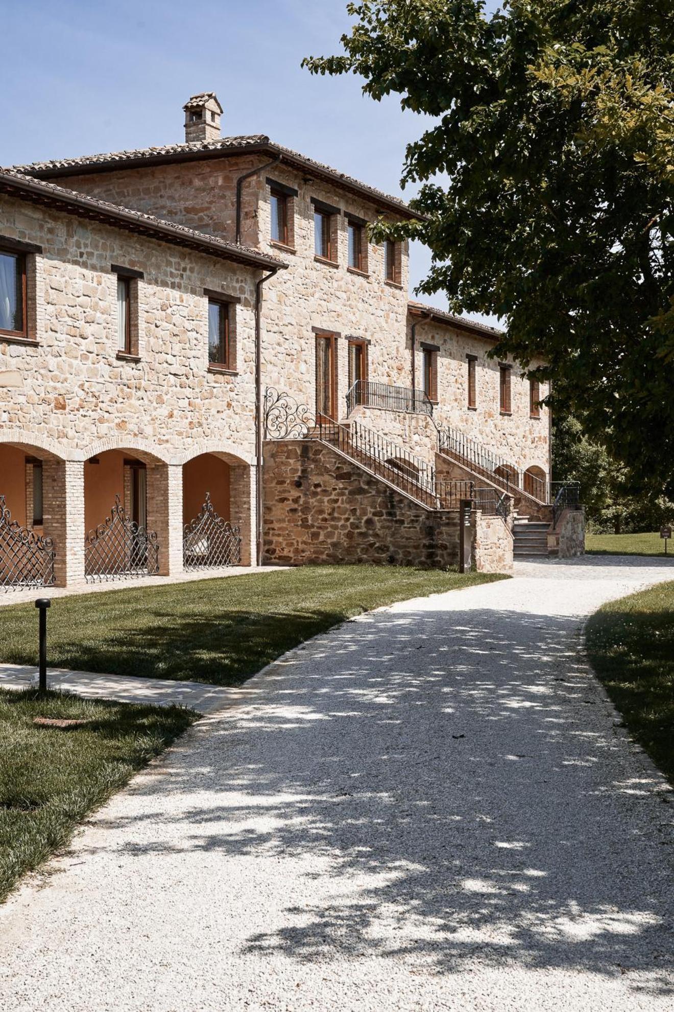 Borgo Lanciano Hotell Castelraimondo Eksteriør bilde